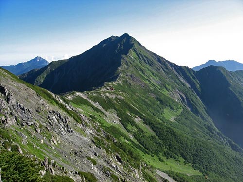 手付かずの自然を多く残す南アルプスの主峰「北岳」