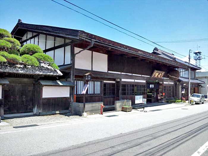 300年の受け継がれてきた酒蔵「七賢」